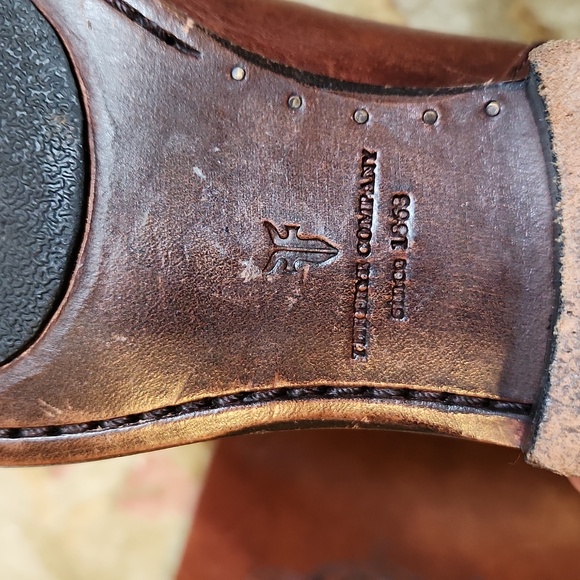 FRYE Women's Lindsay Logo Zip Riding Boot, Redwood, 6B - Picture 8 of 12